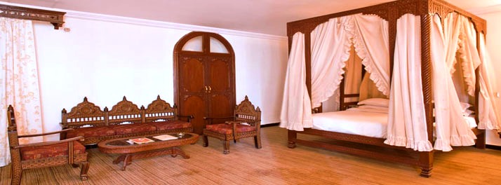 2204/Palanpur Palace - Mount Abu 14.jpg